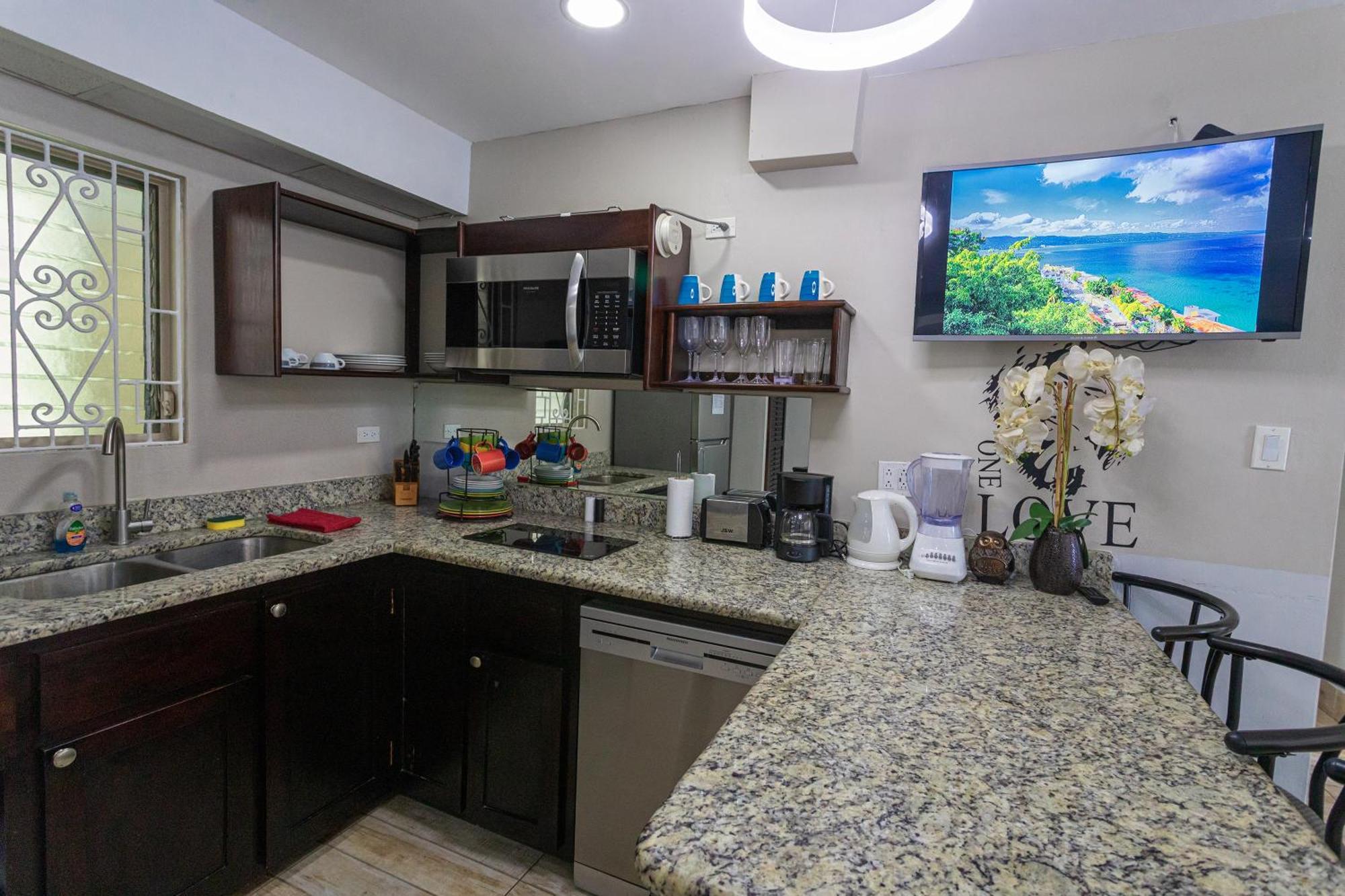 Montego Bay Club Apartments Eksteriør bilde