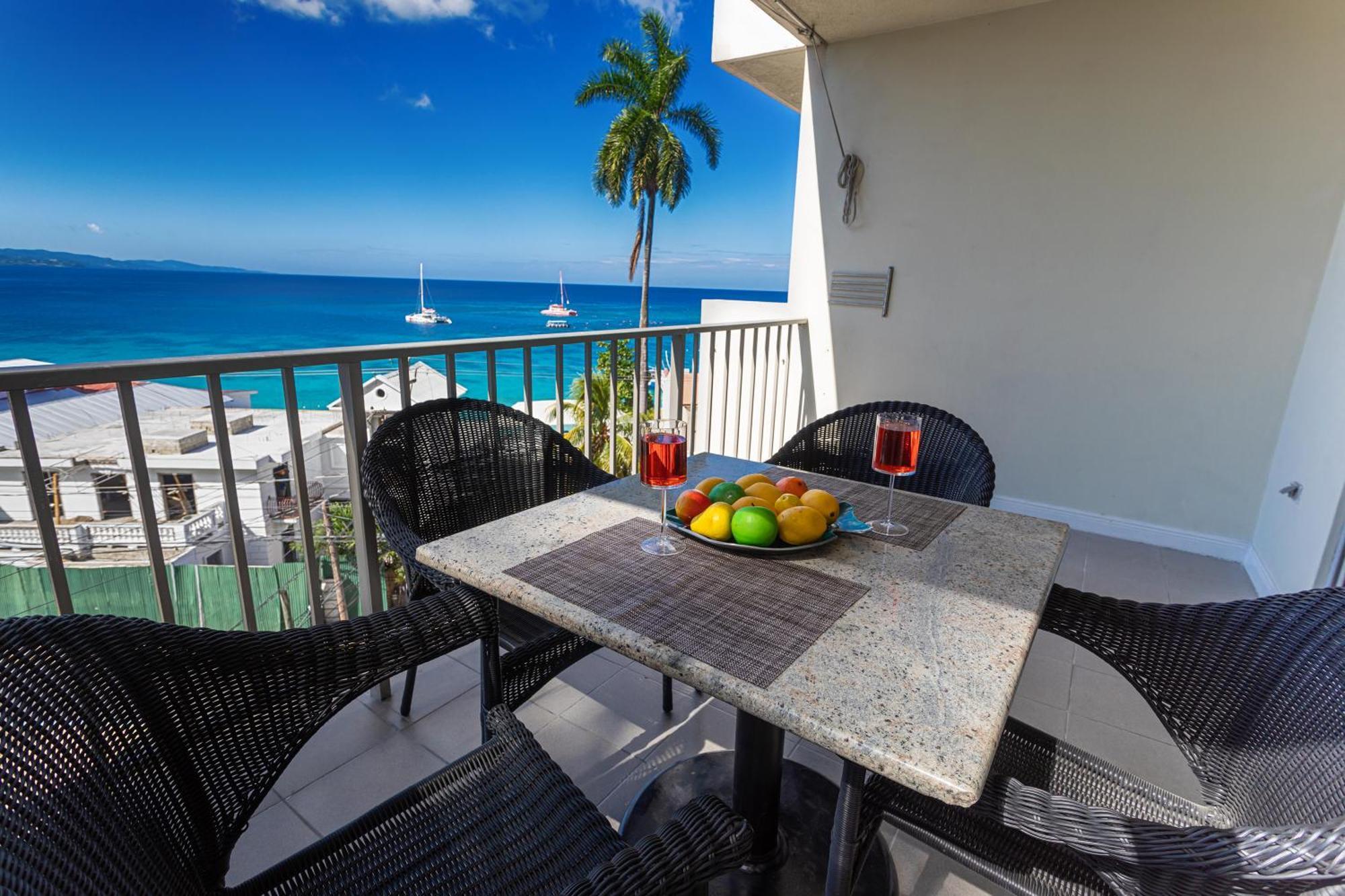 Montego Bay Club Apartments Eksteriør bilde
