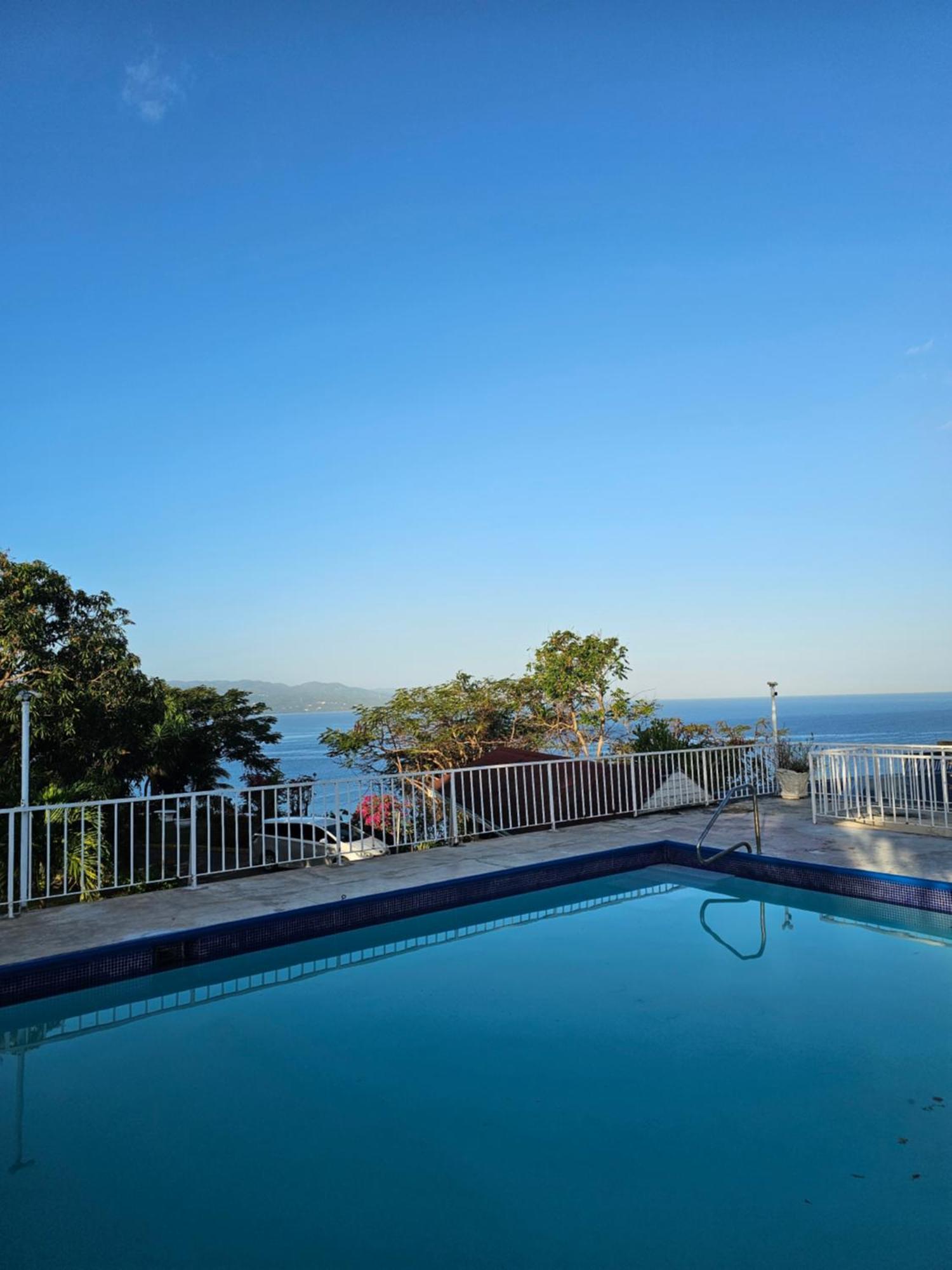 Montego Bay Club Apartments Eksteriør bilde